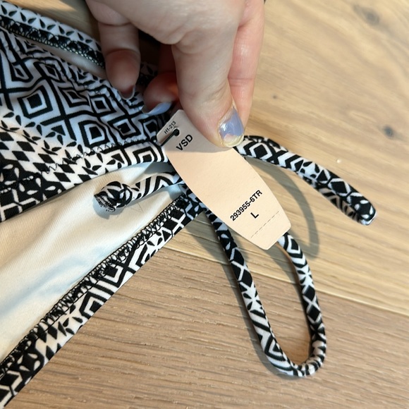 NWT Victoria’s Secret Bikini Set - Picture 8 of 8